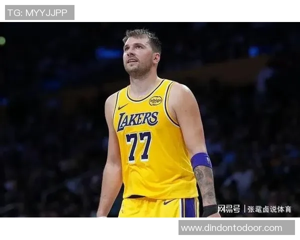 东契奇狂砍73分刷新现役得分纪录独行侠成功终结太阳队11连胜势头